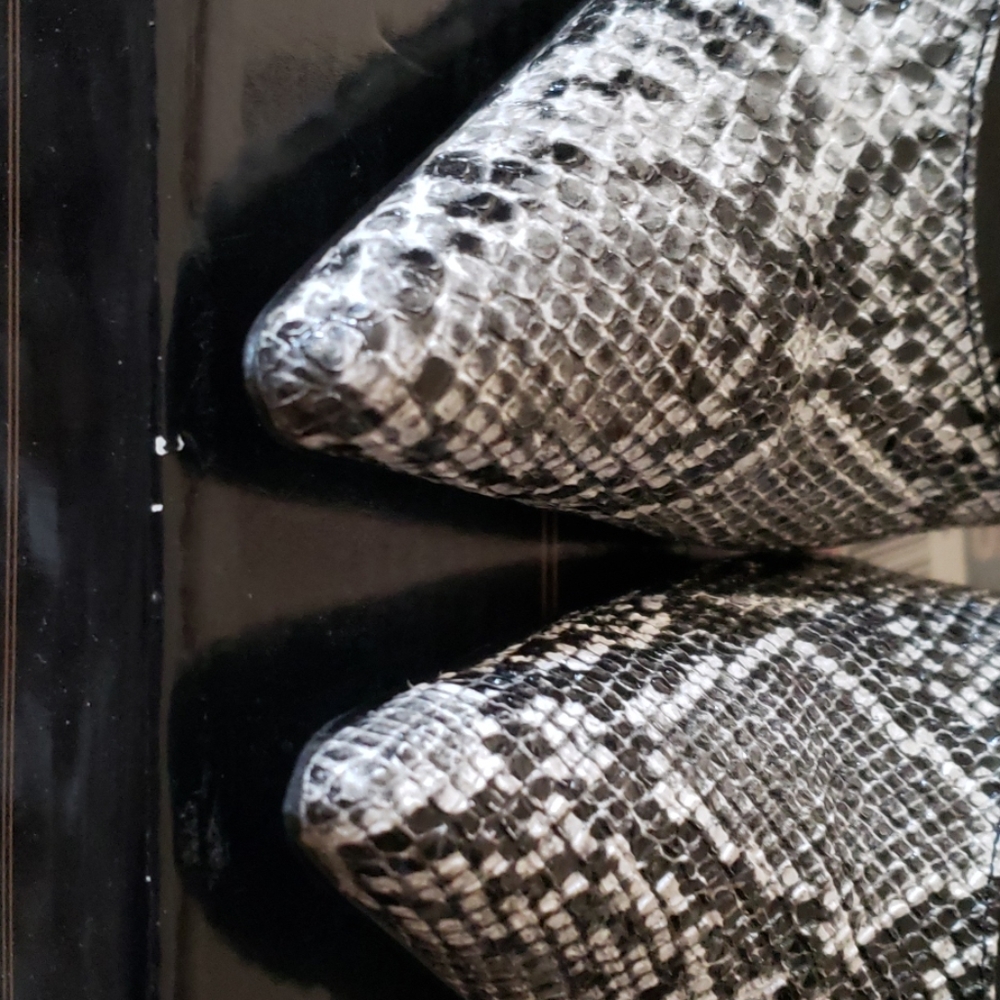 Colin Stuart heels - Picture 4 of 4